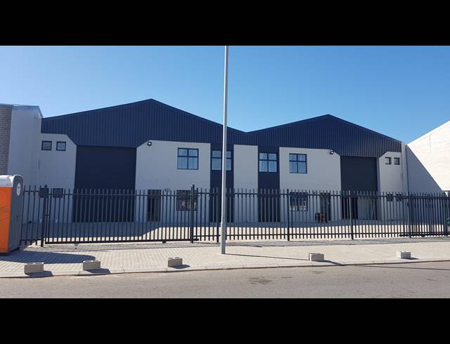 1,107M² FACTORY FOR SALE IN SAXENBURG PARK 2